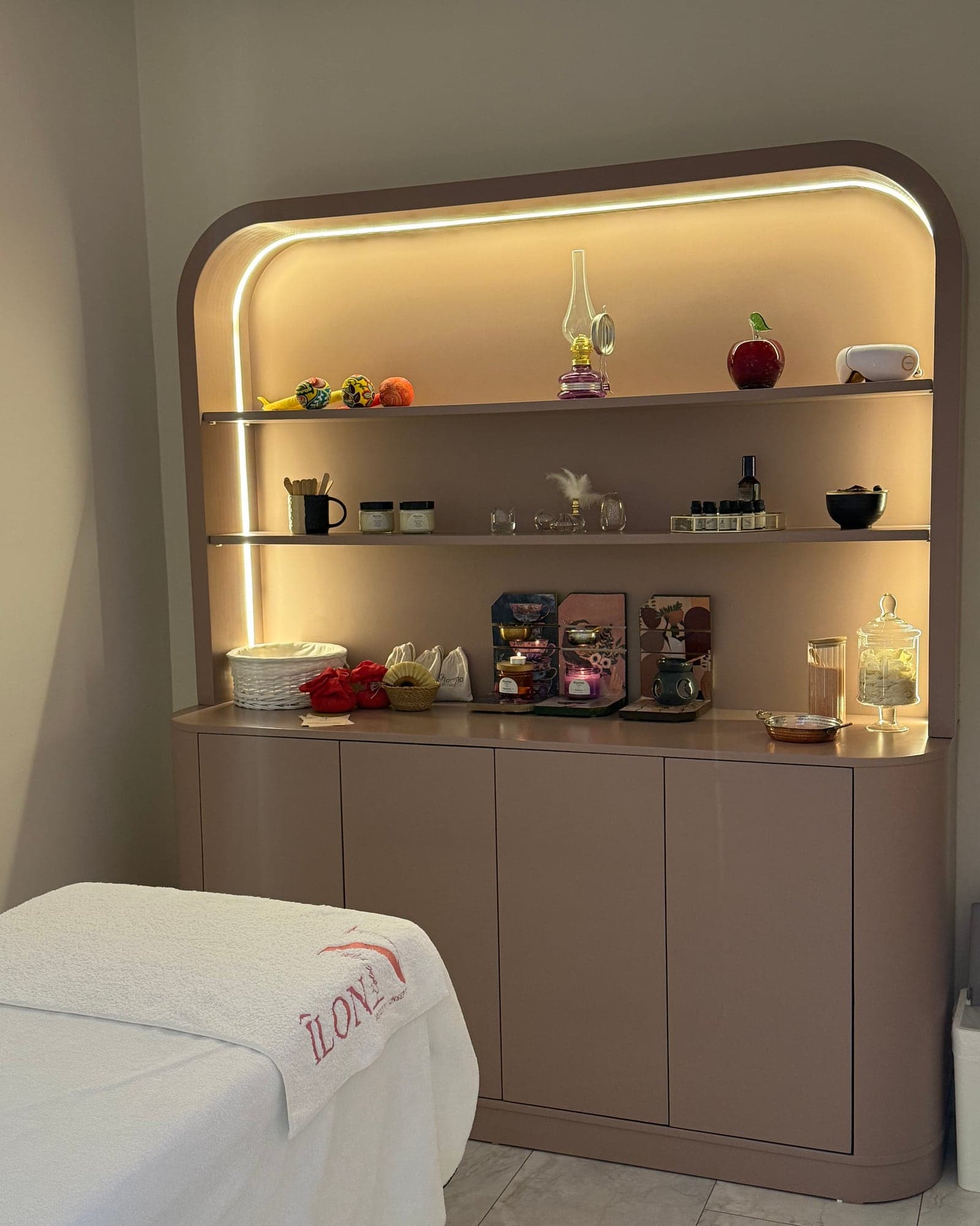Ilonn Beauty salonundan bir kare